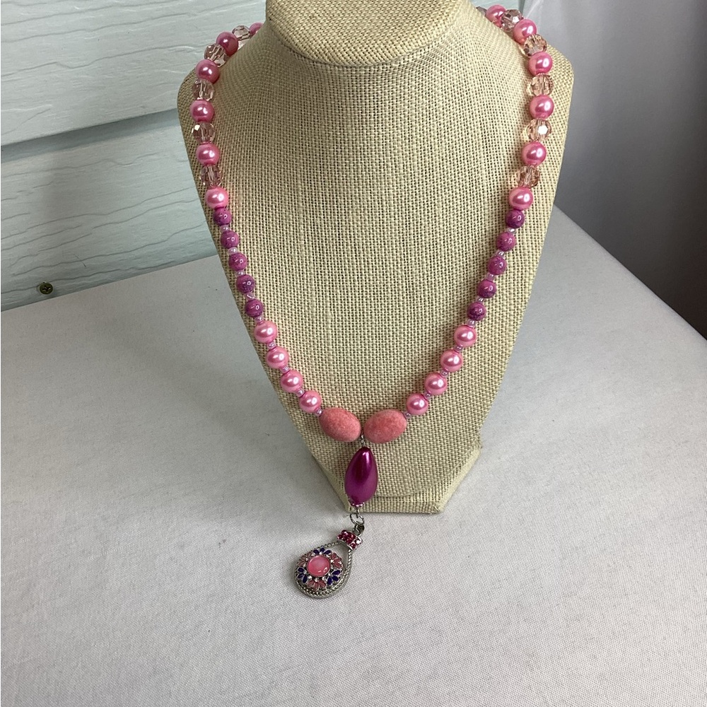 Elegant Pink Beaded Necklace